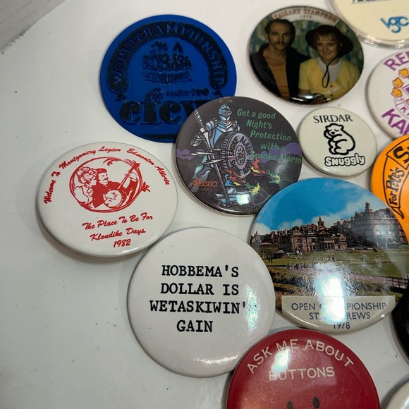 20 Assorted Button / Pins Vintage 76 Olympics Montreal/ Edmonton Klondike Days - Picture 4 of 5